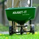 máquina de jardinería realizando trabajos en el cesped quiropráctica Pura Vida Barcelona
