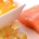 Imagen de filetes de salmón y de perlas de Omega 3